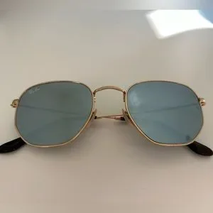 Ray-Ban hexagonal flat lenses. Polished gold frame. Silver reflective lenses. Ray Ban Hexagonal Flat Lenses in Polished gold frame with  main image 4